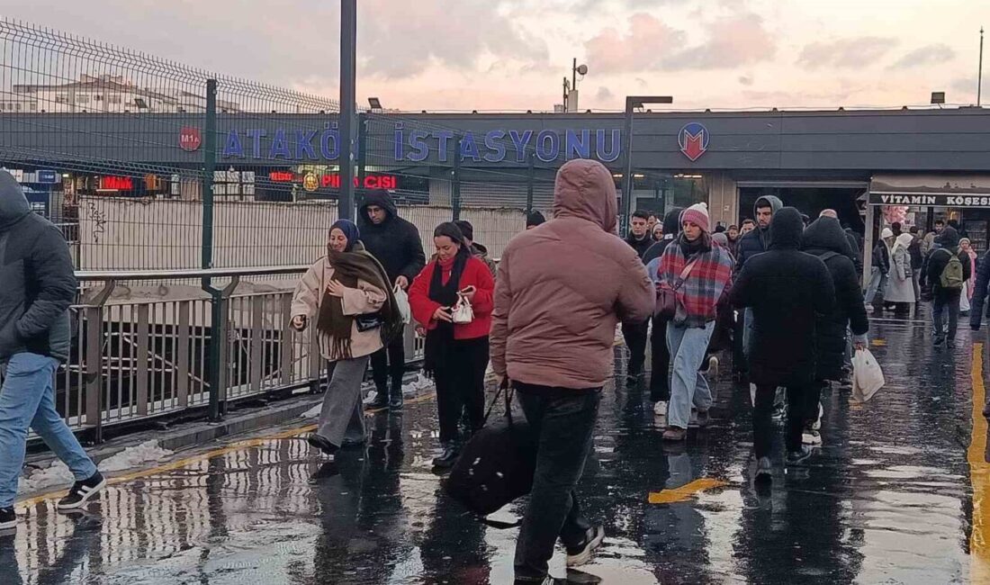 İstanbul’da vatandaşların kar uyarılarını dikkate alması ile metrobüs, metro, E-5