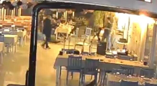 Balıkesir’in Gömeç ilçesinde işletme sahibinden alkollü içki isteyen saldırgan, isteğine