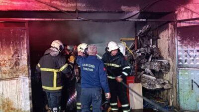 Şanlıurfa’da bir iş yerinde çıkan yangına itfaiye ekipleri müdahale etti.