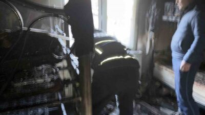 Muğla’nın Menteşe ilçesi kırsal Denizova Mahallesi’nde bir evde çıkan yangın,