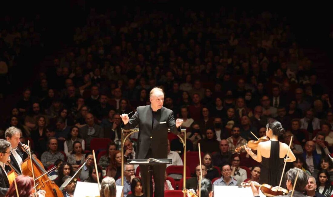 İzmir Büyükşehir Belediyesi Ahmed Adnan Saygun Sanat Merkezi’nde (AASSM) iki