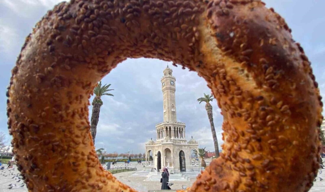 İzmir’in tescilli lezzeti ’İzmir gevreği’ yeni fiyatıyla tezgahlardaki yerini aldı.