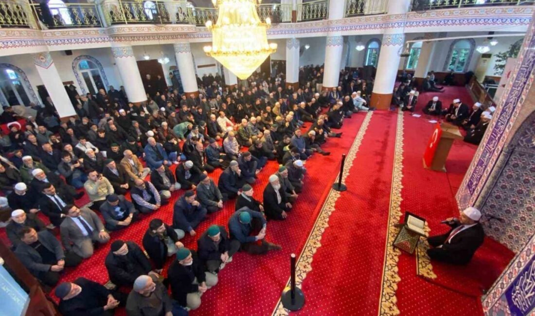 İzmir’de yaklaşık 500 yıldır sürdürülen “1001 Hatim” geleneği kapsamında okunan