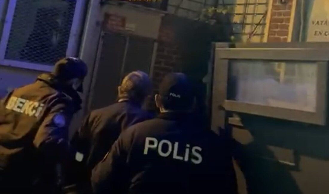 İzmir’in Konak ilçesinde, ’uyuşturucu veya uyarıcı madde ticareti yapma veya