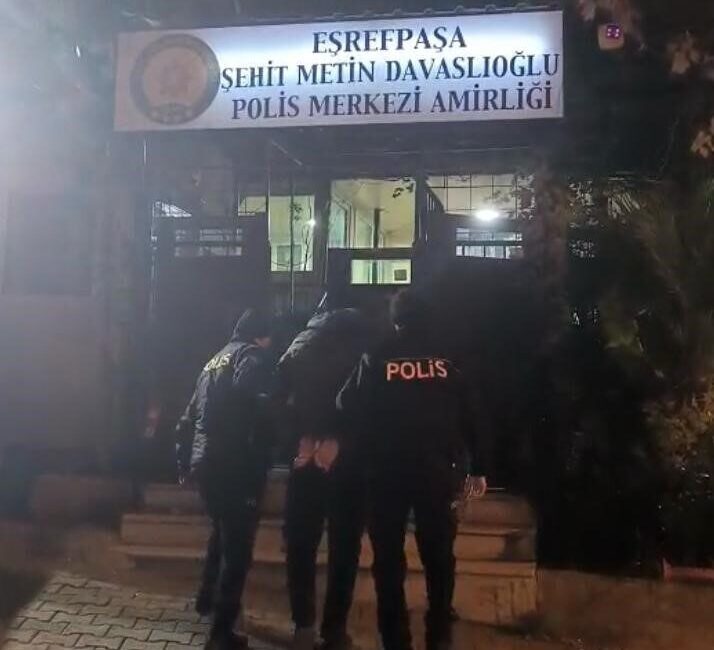 İzmir’in Konak ilçesinde hakkında silahlı yağma suçundan 19 yıl kesinleşmiş