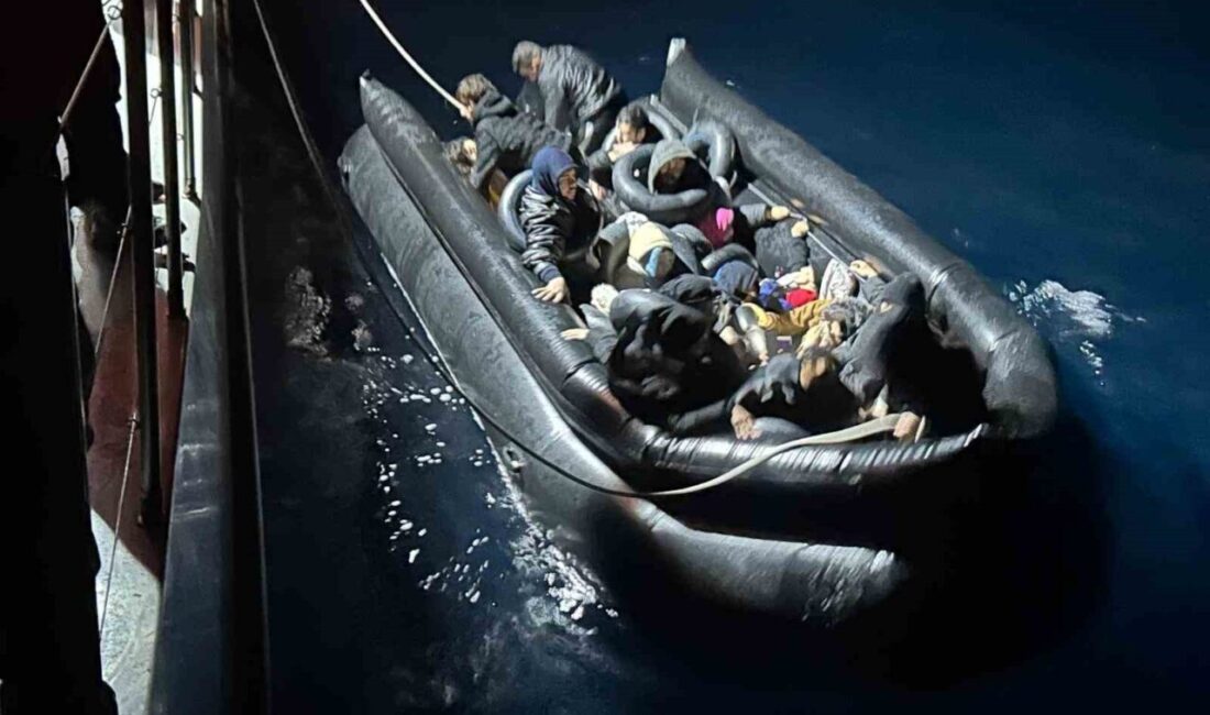 İzmir’in Seferihisar ve Çeşme ilçelerinde Sahil Güvenlik Komutanlığı ekiplerince gerçekleştirilen