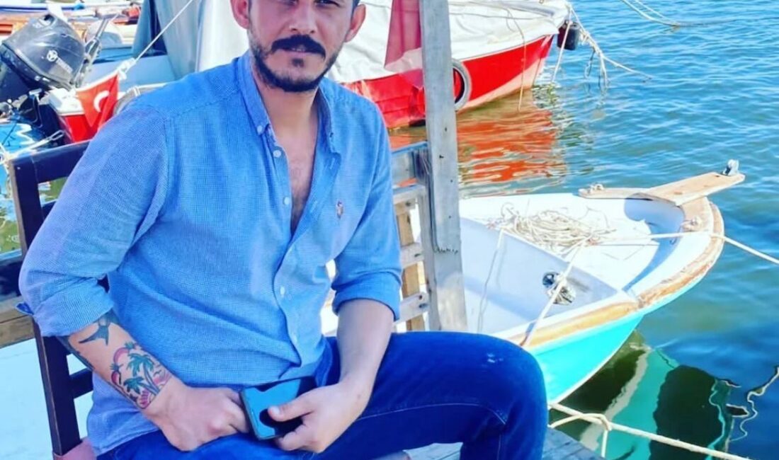 İzmir’in Bayraklı ilçesinde, belediye otobüsünü sollamaya çalıştığı sırada devrilen motosikletin