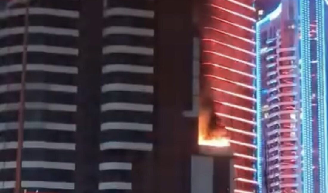 İzmir’in Konak ilçesinde lüks bir yapıda çıkan yangın korku dolu