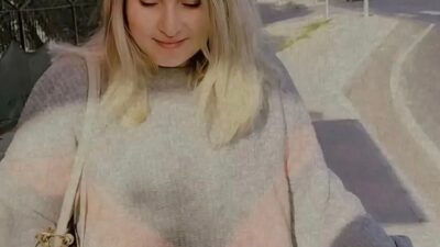 İzmir’in Torbalı ilçesinde Aydın Karayolu üzerinde yolun karşısına geçmeye çalışan