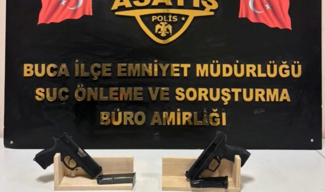 İzmir’in Buca ilçesinde polis ekipleri tarafından gerçekleştirilen operasyonda, ruhsatsız silah