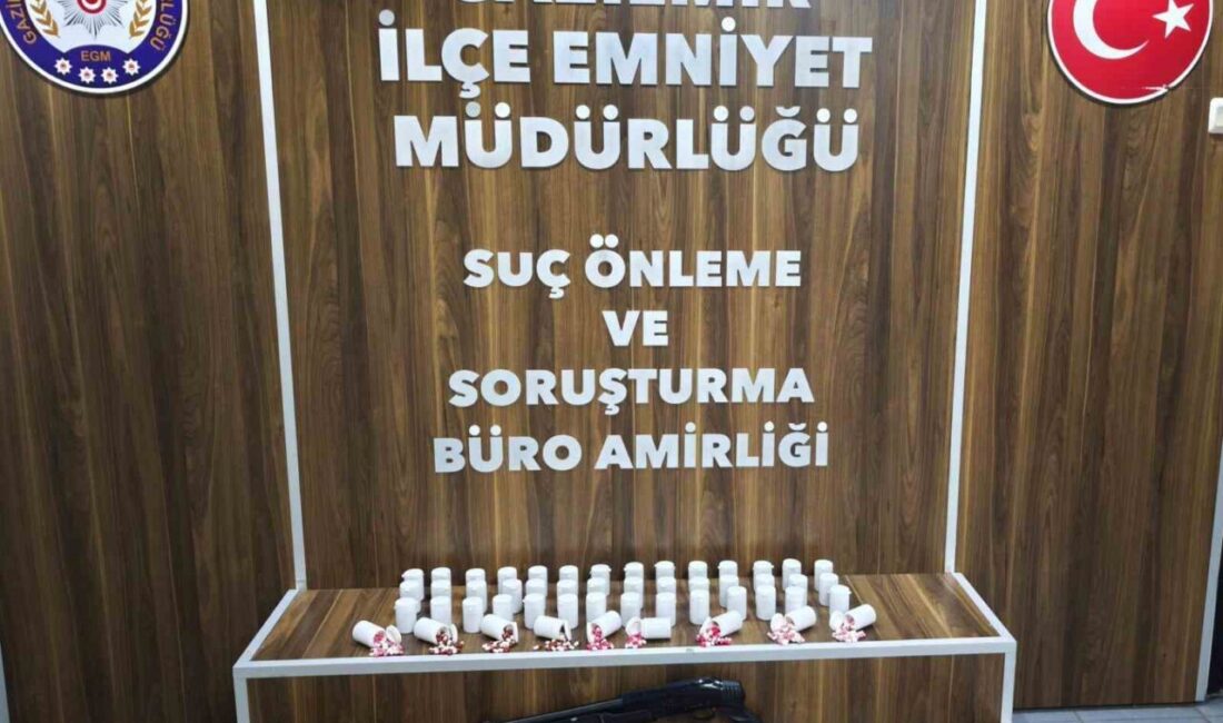 İzmir’in Gaziemir ilçesinde polis ekiplerince bir ikamete düzenlenen operasyonda, 2