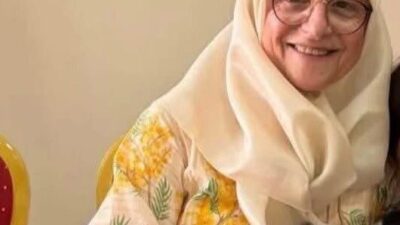 İzmir’in Ödemiş ilçesinde, sürücüsünün direksiyon hakimiyetini kaybettiği otomobilin park halindeki