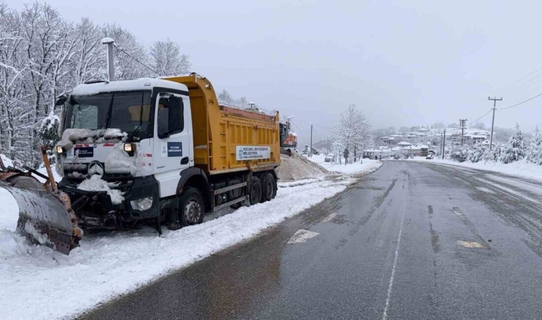Kocaeli’de etkili olan kar yağışı nedeniyle İzmit-Kandıra kara yolunda ulaşımın