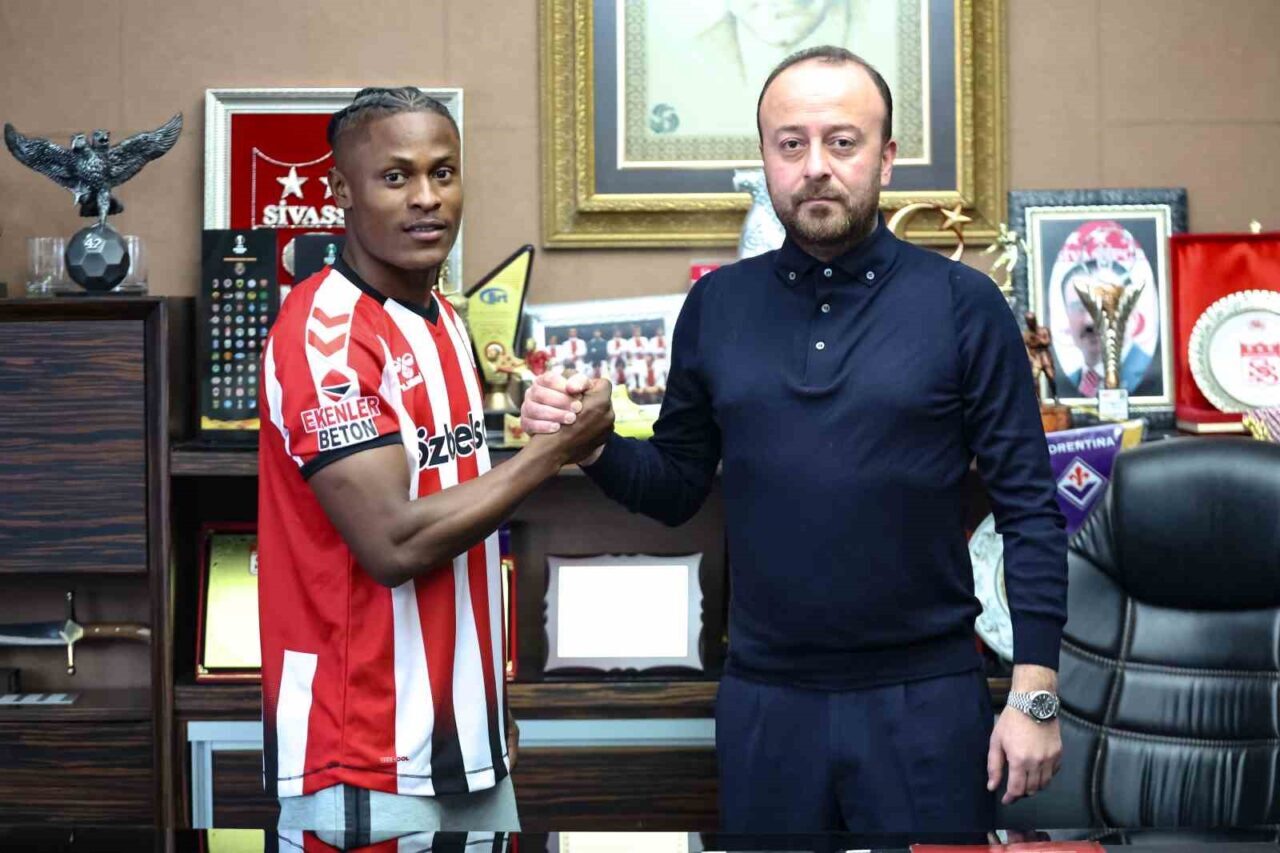 Devre arası transfer çalışmalarını sürdüren Özbelsan Sivasspor, 22 yaşındaki forvet