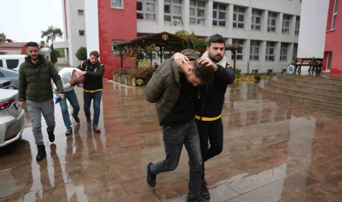 Adana’da kargoyla gönderilmek istenen kaçak sigaraları polise ihbar eden şube