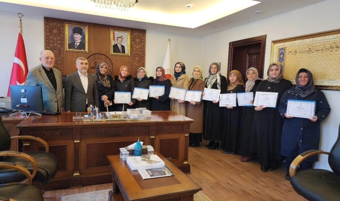 Eskişehir İl Müftülüğü koordinesinde, kadın Kur’an kursu öğreticilerine yönelik olarak