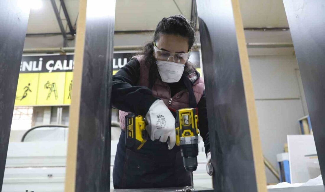 Mersin’de ’Mobilya İmalat ve Montaj’ kurslarını kadınlar da tercih etmeye