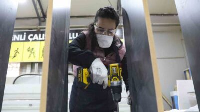 Mersin’de ’Mobilya İmalat ve Montaj’ kurslarını kadınlar da tercih etmeye