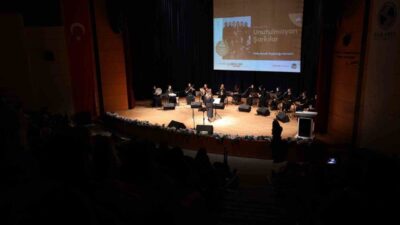 Sakarya’da kadınlara özel düzenlenen “Unutulmayan Şarkılar” konseri yoğun ilgi gördü.