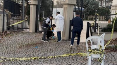 Kağıthane’de bir kişi, annesinin cenazesinde kardeşini silahla vurarak öldürdü. Şahıs