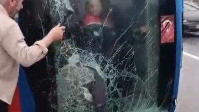 Kağıthane’de kontrolden çıkan cezaevi nakil aracının devrildiği kazada, yaralıların araçtan