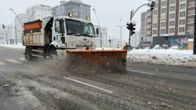 Kar yağışının başladığı ilk andan itibaren Büyükşehir Belediyesi Afet Koordinasyon
