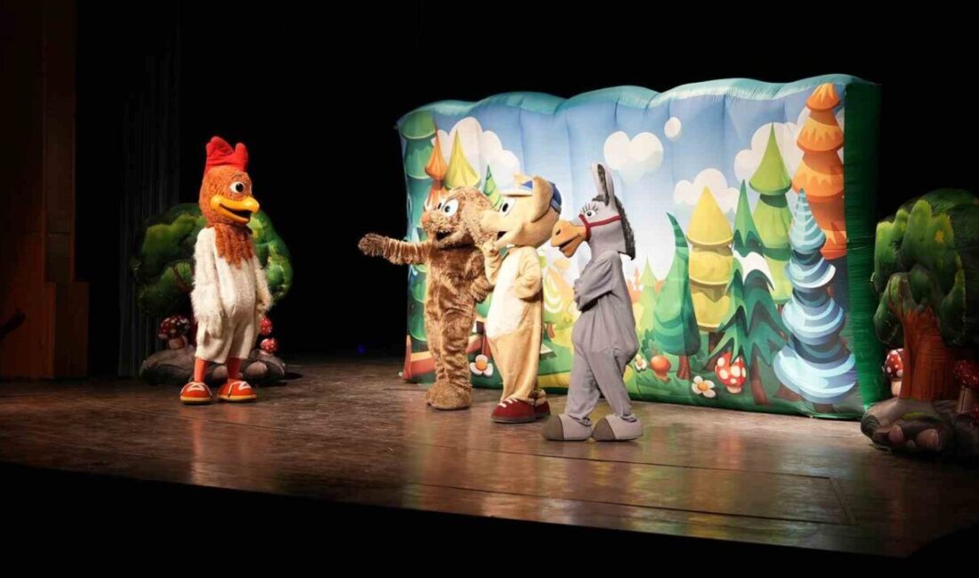 Kahramanmaraş Büyükşehir Belediyesi, yarıyıl tatilinin ilk gününde “Bremen Mızıkacıları” gösterisini