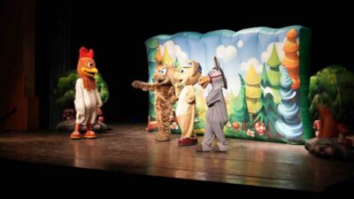 Kahramanmaraş Büyükşehir Belediyesi, yarıyıl tatilinin ilk gününde “Bremen Mızıkacıları” gösterisini