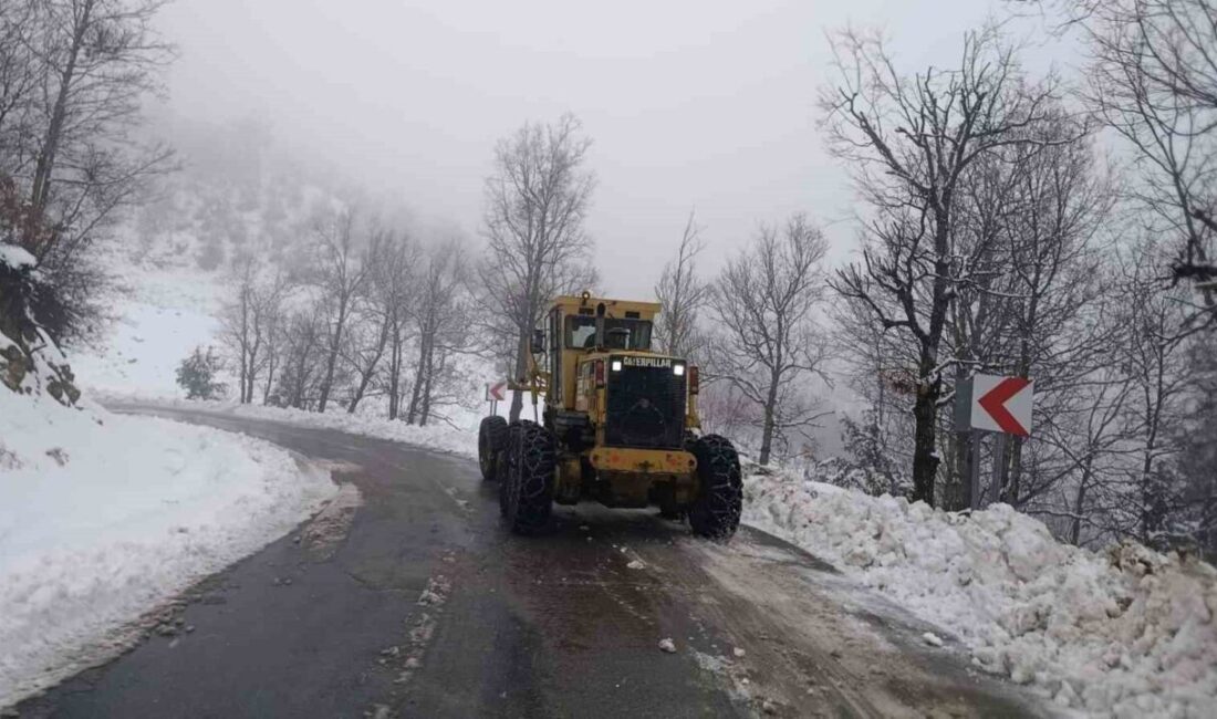 Kahramanmaraş’ta etkili olan kar yağışı nedeniyle ekiplerin ilçe ve kırsal