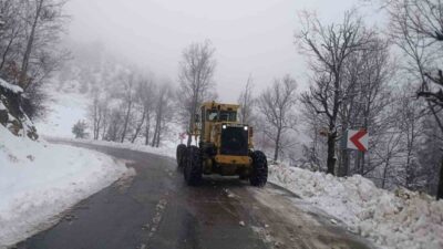 Kahramanmaraş’ta etkili olan kar yağışı nedeniyle ekiplerin ilçe ve kırsal