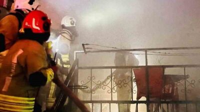 Kahramanmaraş’ta metruk bir evde çıkan yangın, itfaiye ekiplerinin müdahalesiyle söndürüldü.