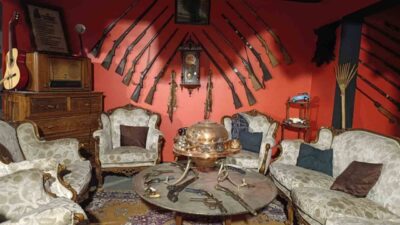 Kahramanmaraş’ta geçmişin izlerini bugüne taşıyan antika dükkânı, kentin kültürel hafızasına