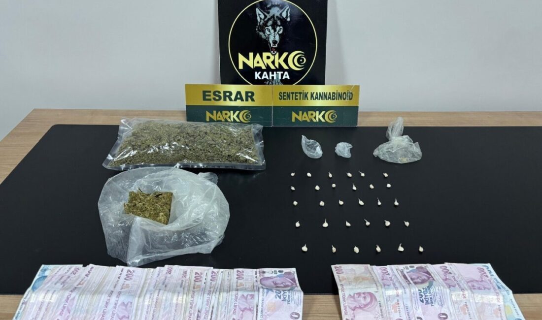 Adıyaman’ın Kahta İlçesinde yapılan uyuşturucu operasyonlarında 7 şüpheli şahıs yakalanarak