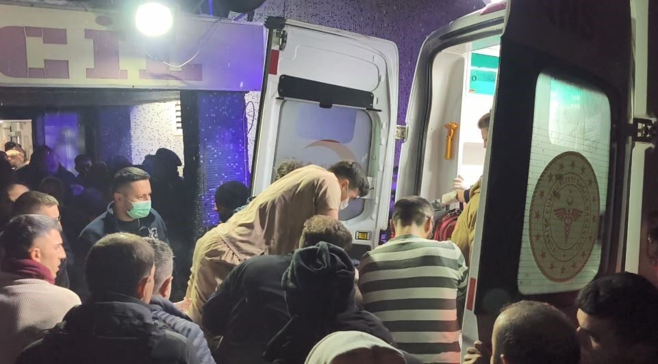 Artvin’in Ardanuç ilçesinde uçuruma yuvarlanan araçta ağır yaralanan sürücünün kalbi