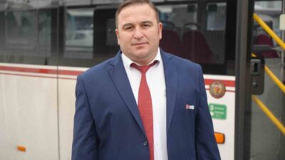 Sefer sırasında kalp krizi geçiren bir yolcuyu vakit kaybetmeden hastaneye