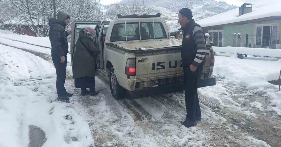 Zonguldak’ın Devrek ilçesi Mahmutoğlu Köyünde ikamet eden kanser hastası yaşlı