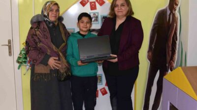 Eskişehir Osmangazi Üniversitesi (ESOGÜ) Tıp Fakültesi Hastanesi’nde düzenlenen el sanatları