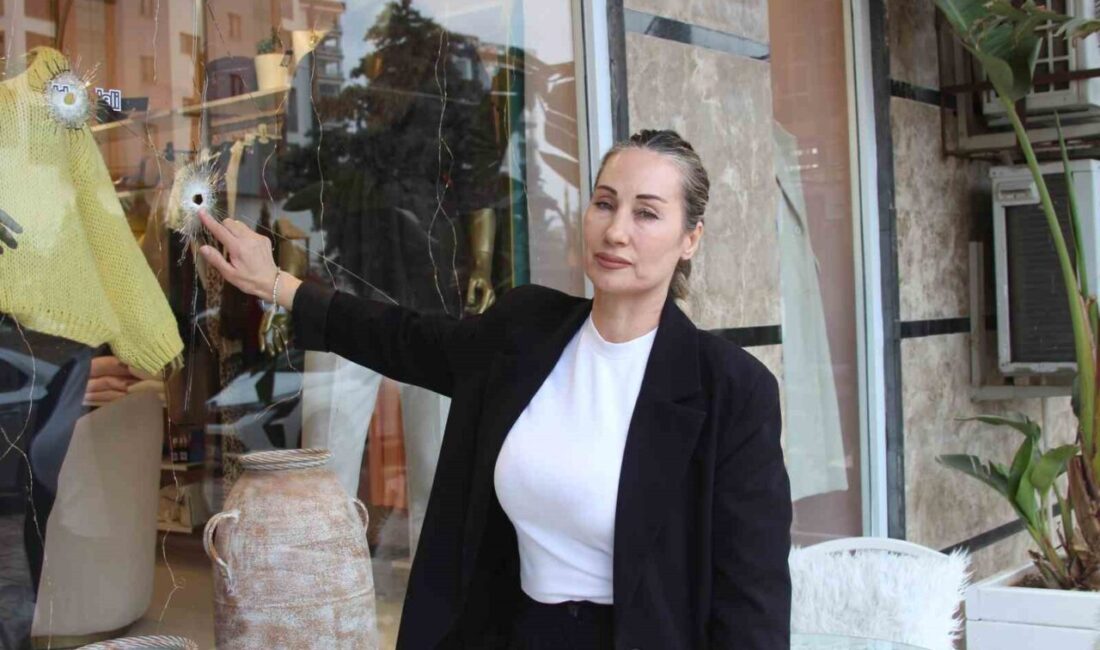 Adana’da bir kadın giyim mağazası, gece saatlerinde kimliği belirsiz kişi