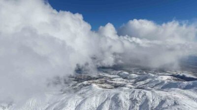 Kırıkkale’de şehir merkezinde kar yağışının etkili olmaması üzerine vatandaşlar, bin
