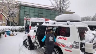 Siirt’te kar nedeniyle mahsur kalarak diyaliz merkezine gidemeyen 85 yaşındaki