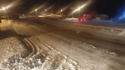Kayseri’de yoğun kar yağışı ve tipi nedeniyle trafiğe kapanan yollar