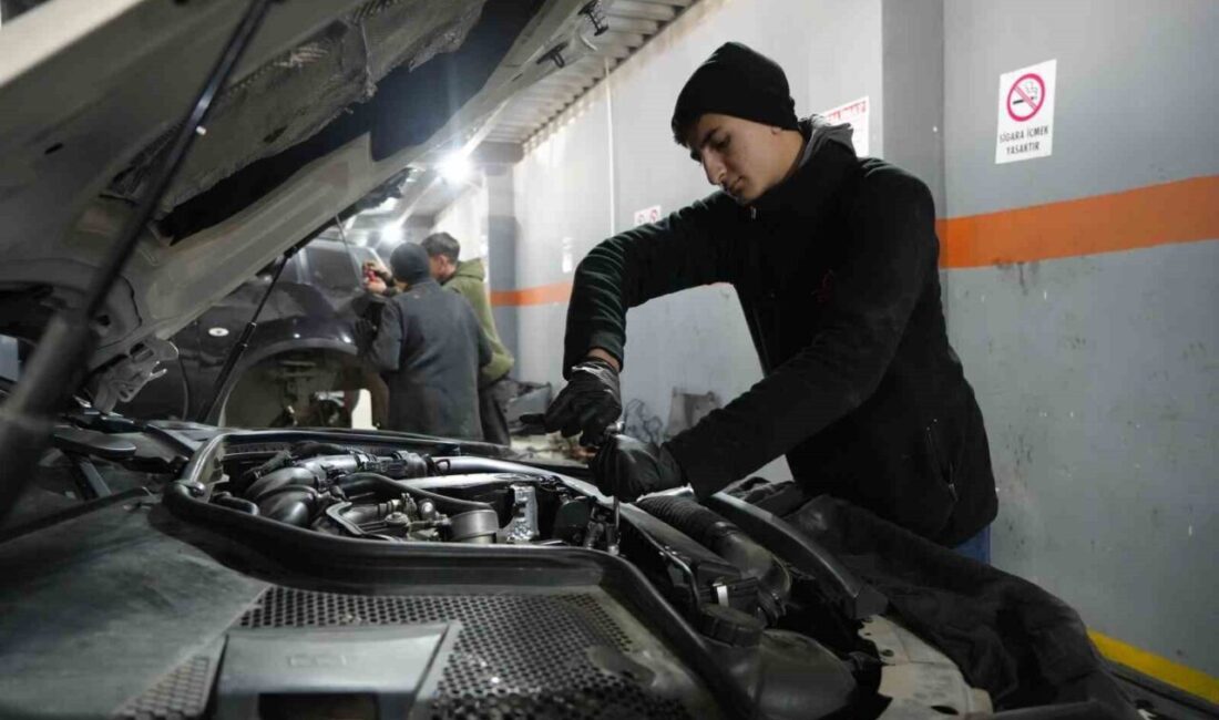 Gaziantep’te kar yağışıyla birlikte araçların kışlık bakımı için servislere akın