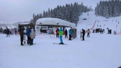 Kastamonu-Çankırı sınırındaki Ilgaz Dağı’nda bulunan Yurduntepe Kayak Merkezi, kayak sezonunun
