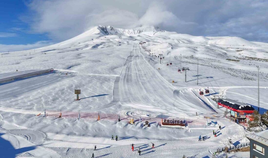 Kayseri’de gece etkili olan kar yağışıyla birlikte kar kalınlığı 13
