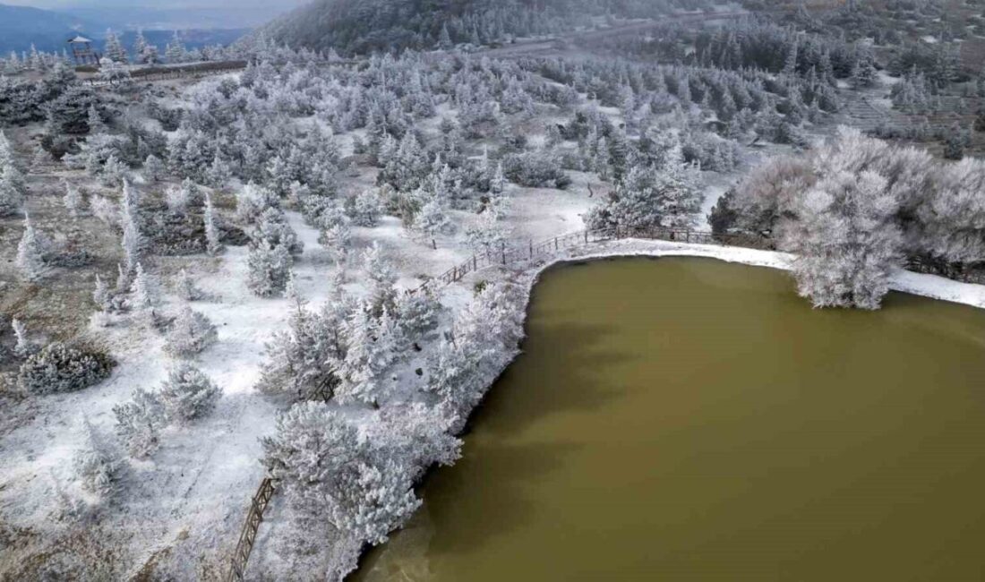 Hava sıcaklığının sıfırın altına düşmesiyle birlikte Manisa’nın simgelerinden Spil Dağı