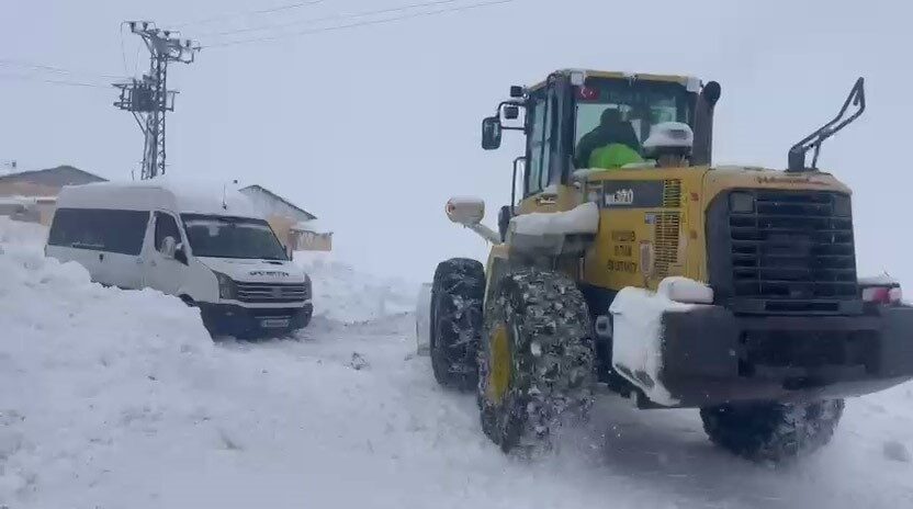 Sivas’ta yaşanan kar esareti cenaze işlemlerini de güçleştirdi, İstanbul’da vefat