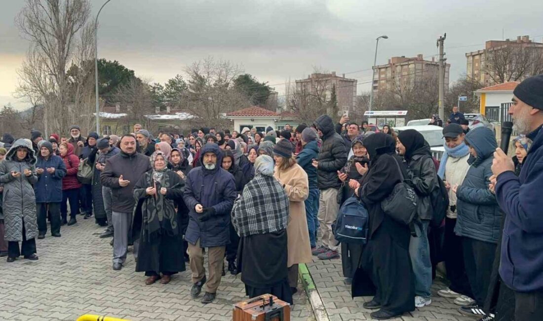 Karabük’te öğrenci, öğretmen ve velilerden oluşan 47 kişilik kafile, 15