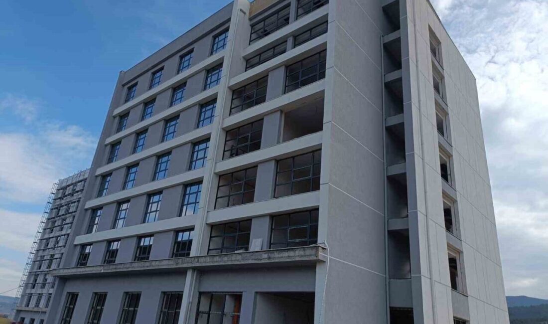 Karabük’te üniversite öğrencilerinin barınma ihtiyacını karşılamaya yönelik yapımı süren öğrenci