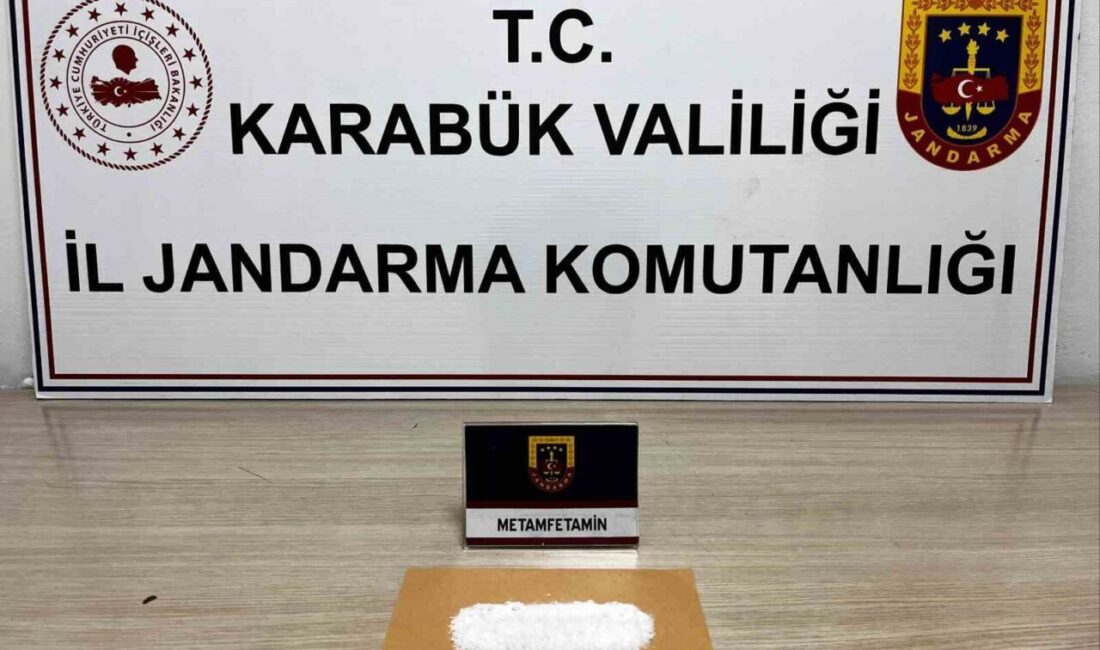 Karabük’te jandarma ekiplerince düzenlenen uyuşturucu operasyonlarında 5 kişi gözaltına alındı.