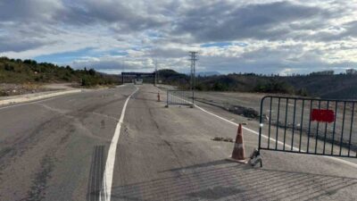 Zonguldak’ın Karadeniz Ereğli ilçesinde bulunan Ereğli Organize Sanayi Bölgesi yolunda